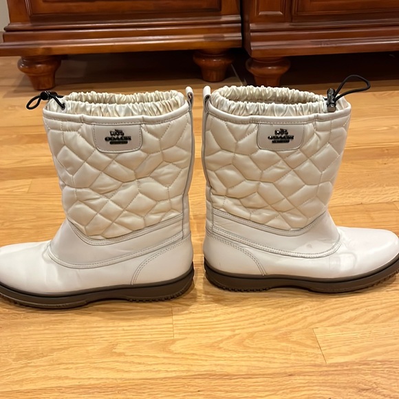 Coach winter white boots